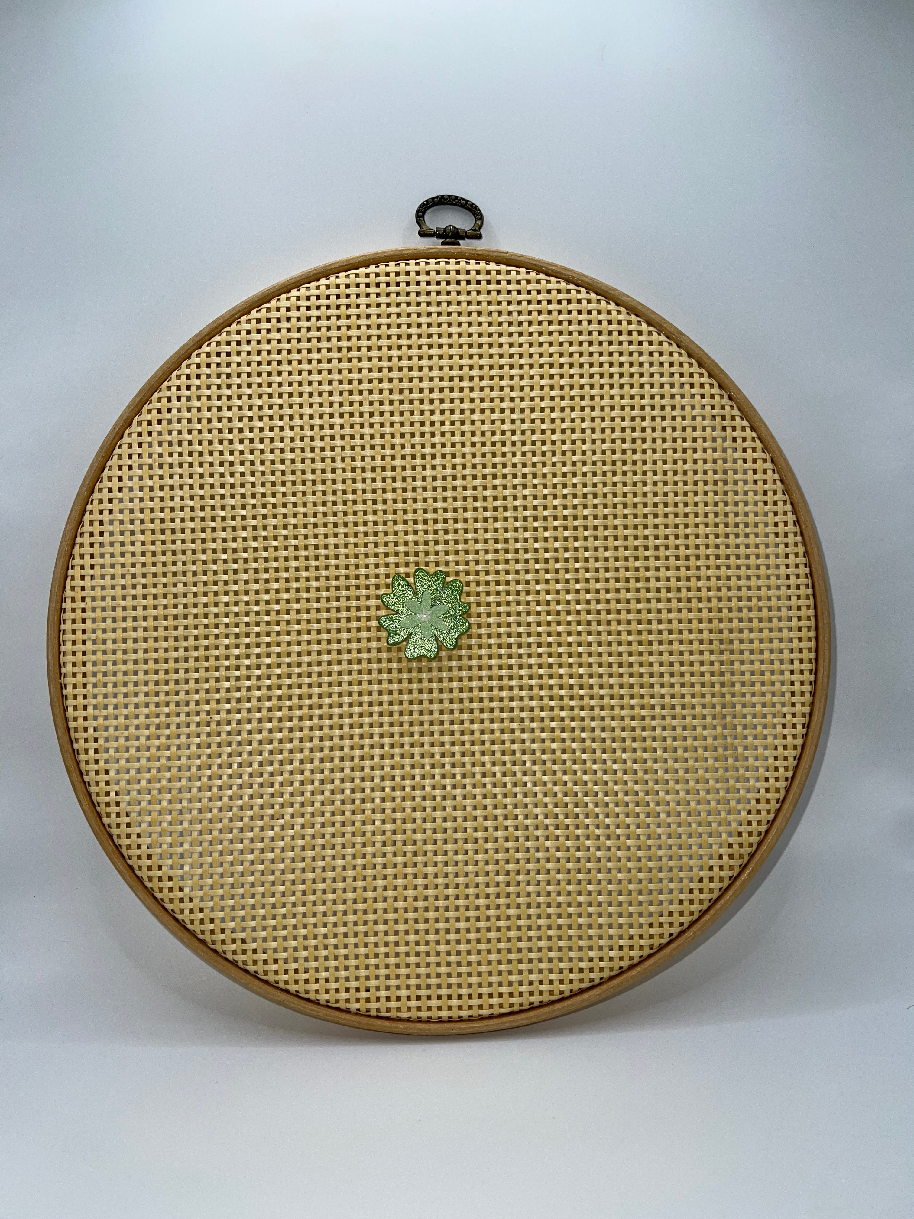 Green flower - needle minder