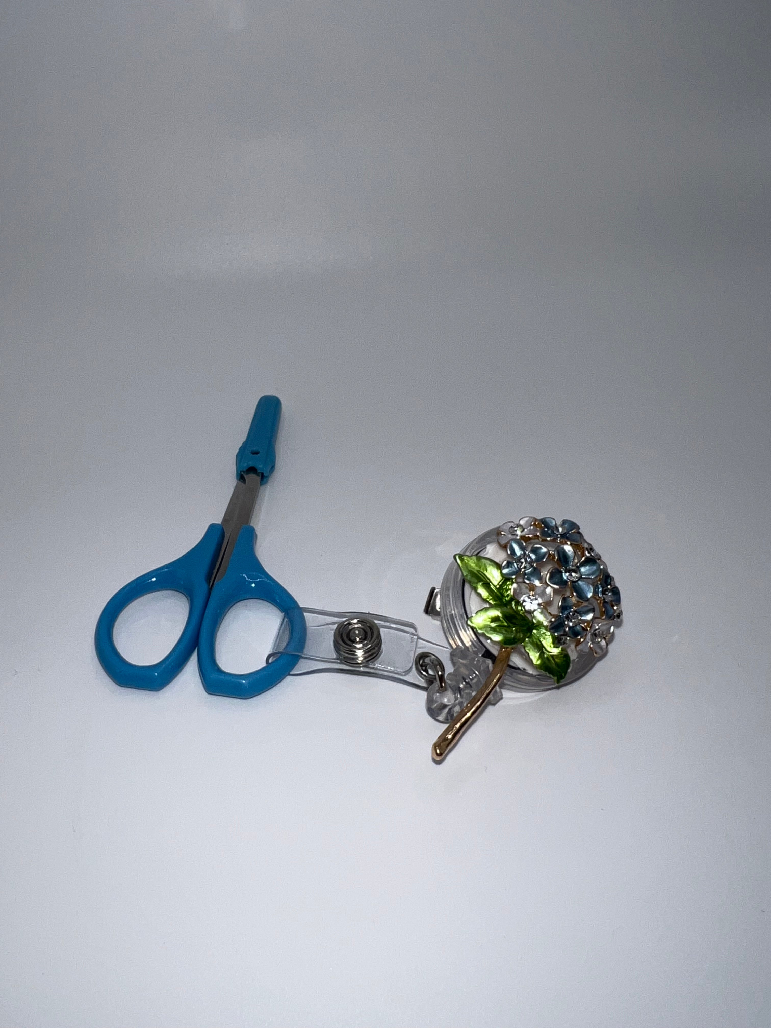 Hydrangea flower - Badge / scissor Reel - scissors excluded