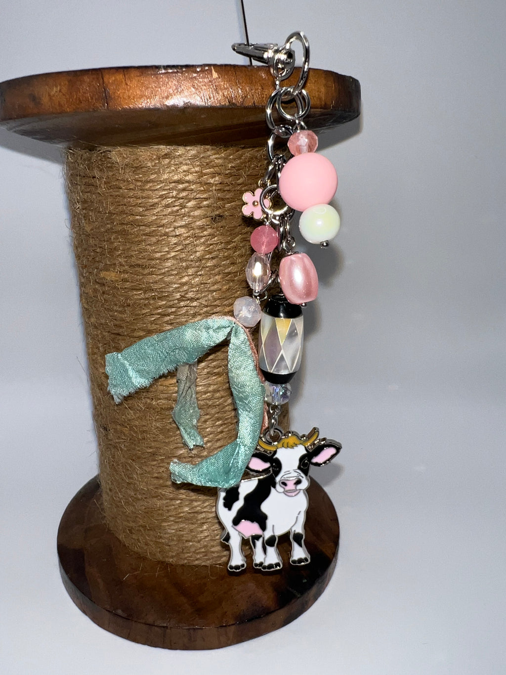 Cow Pink Beads - Scissor charm/Bag zipper pull