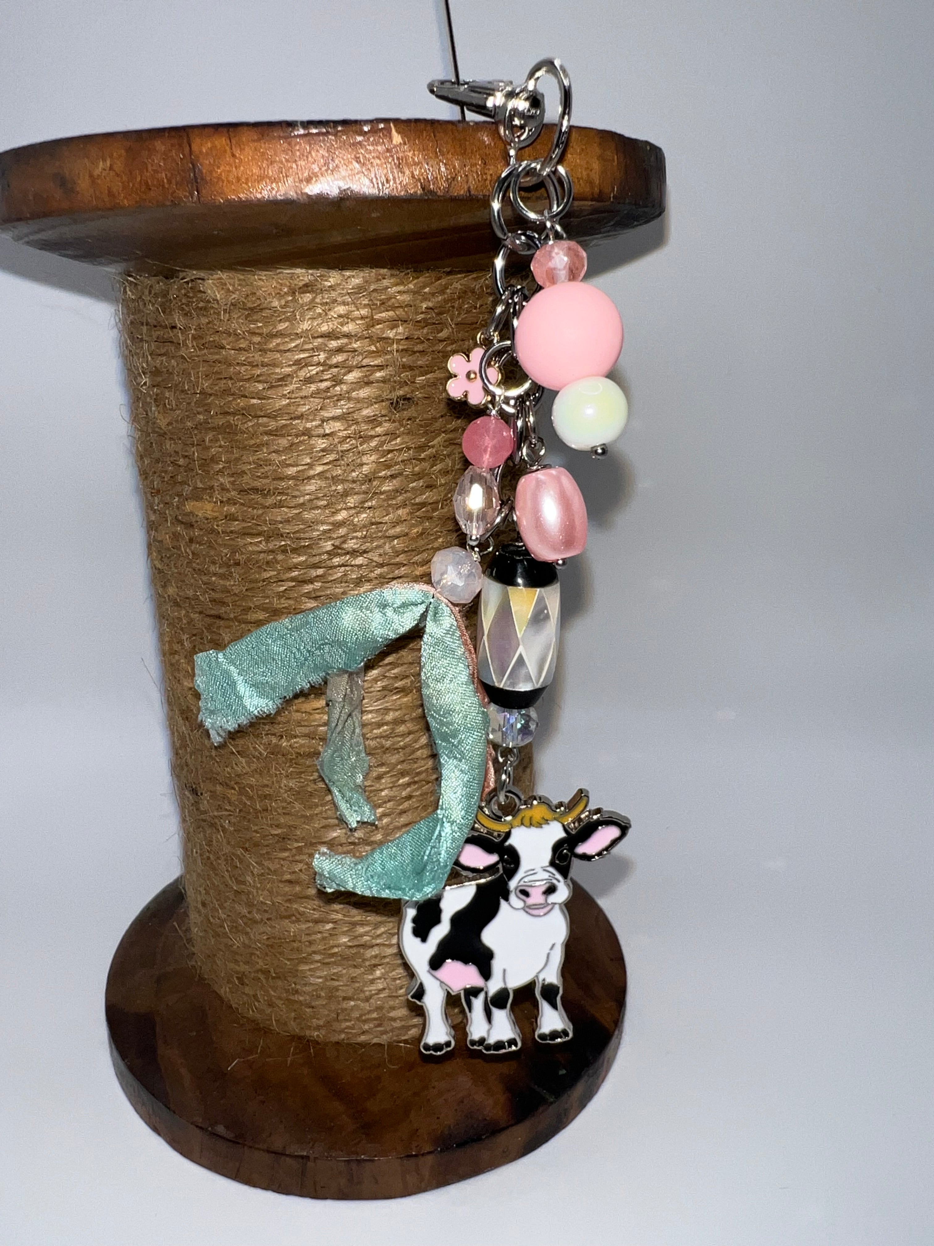 Cow Pink Beads - Scissor charm/Bag zipper pull