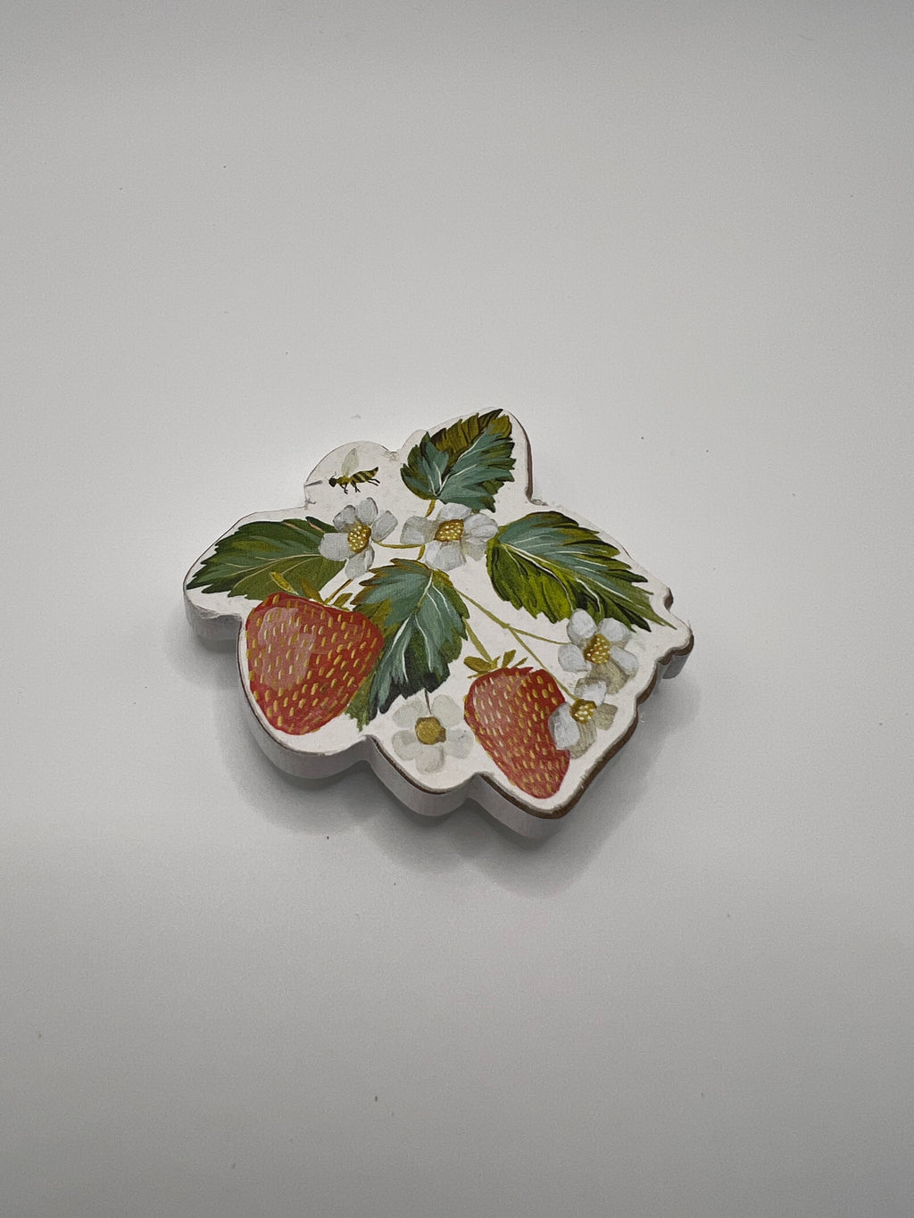 Wooden Strawberry on Vine Needle Minder
