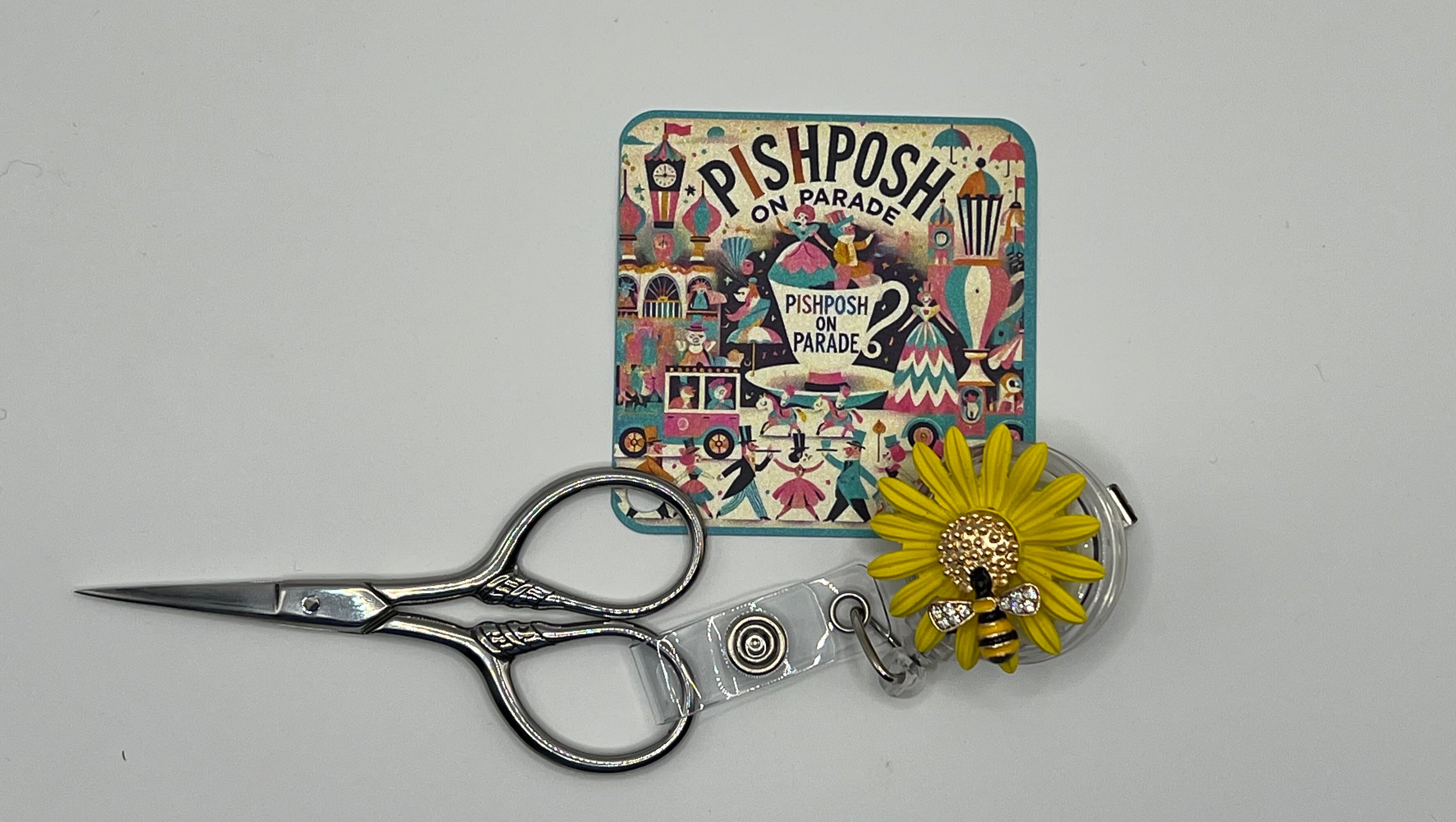 Yellow Daisy with Bee - Scissor Badge Pull