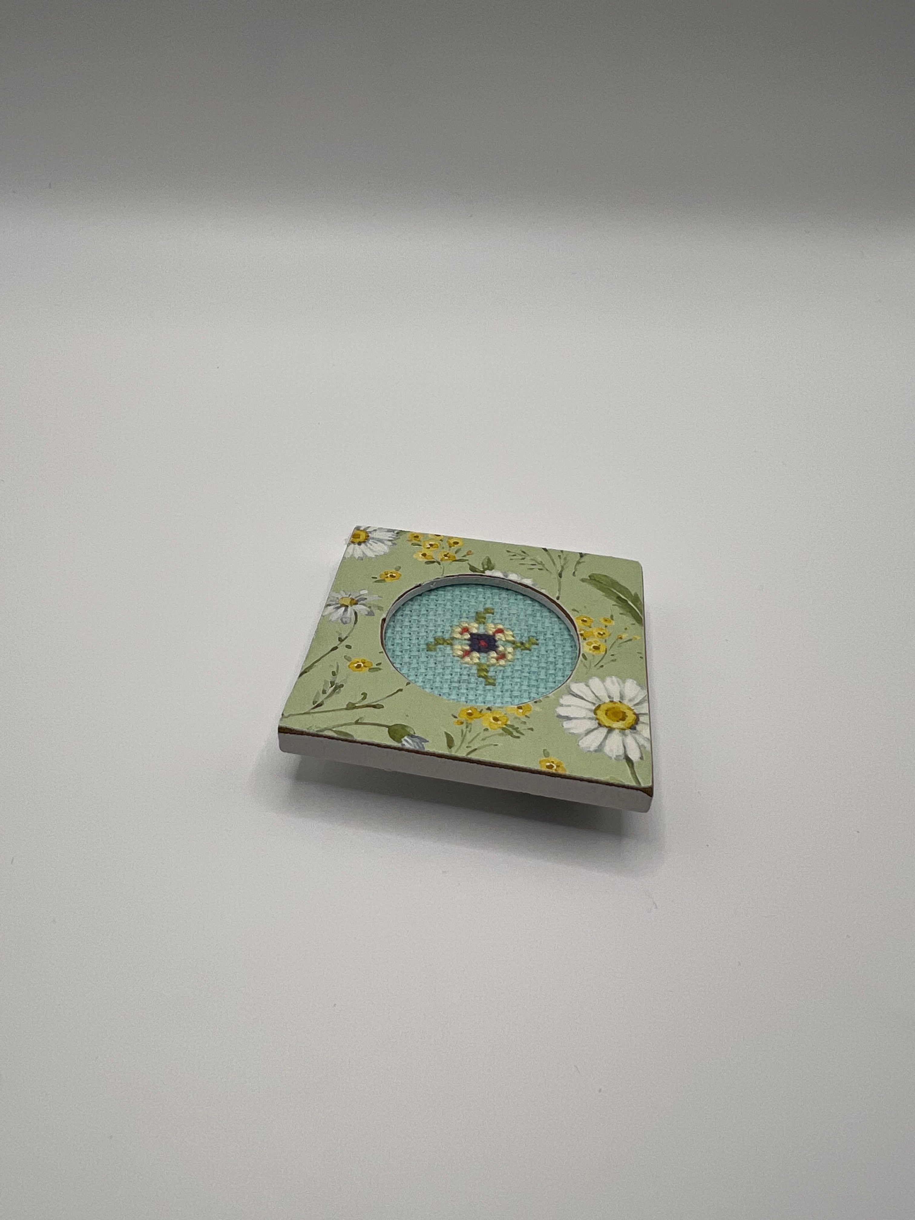 White Daisy Photo Needle Minder (cross stitch not included)