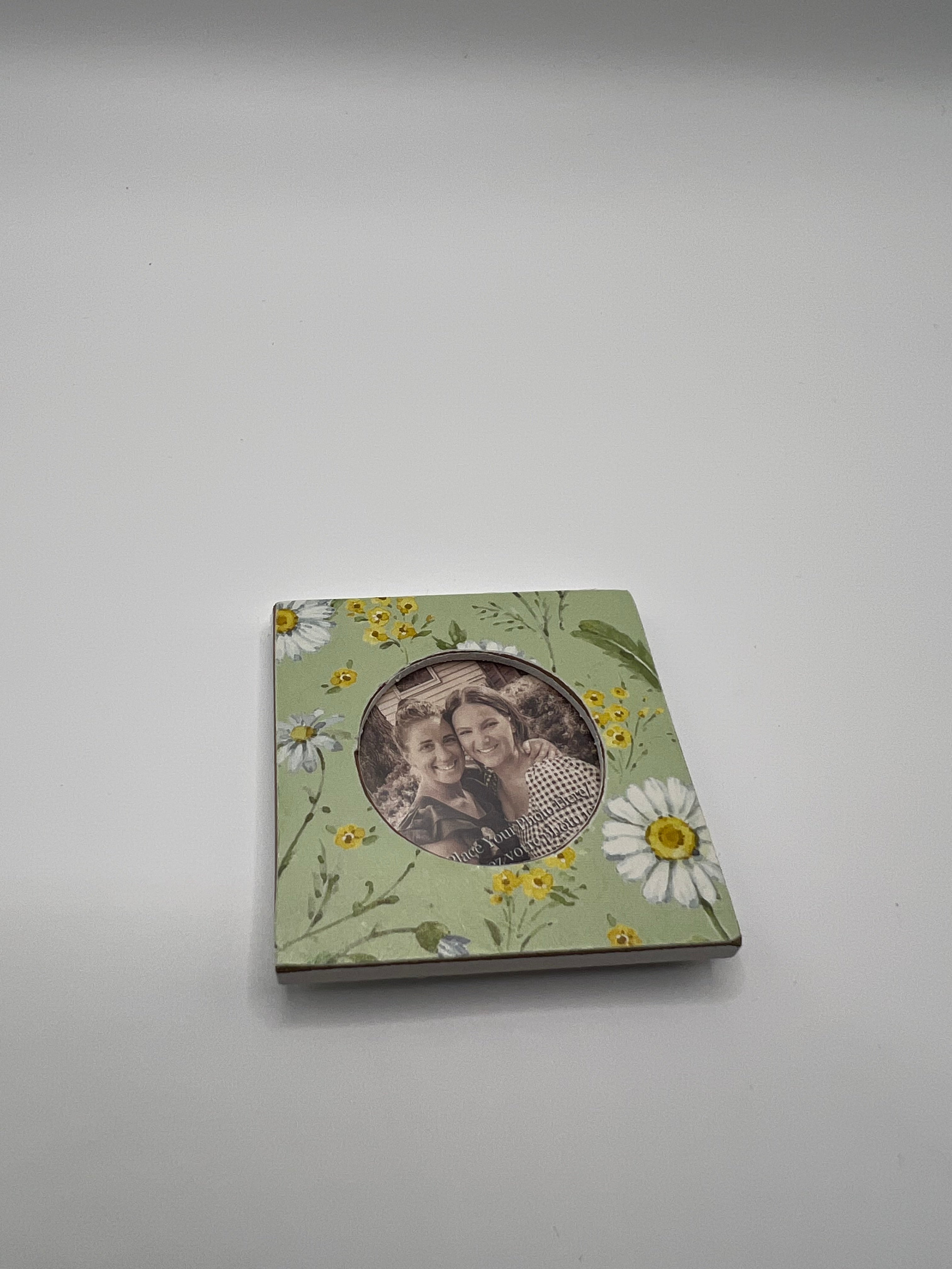 White Daisy Photo Needle Minder (cross stitch not included)