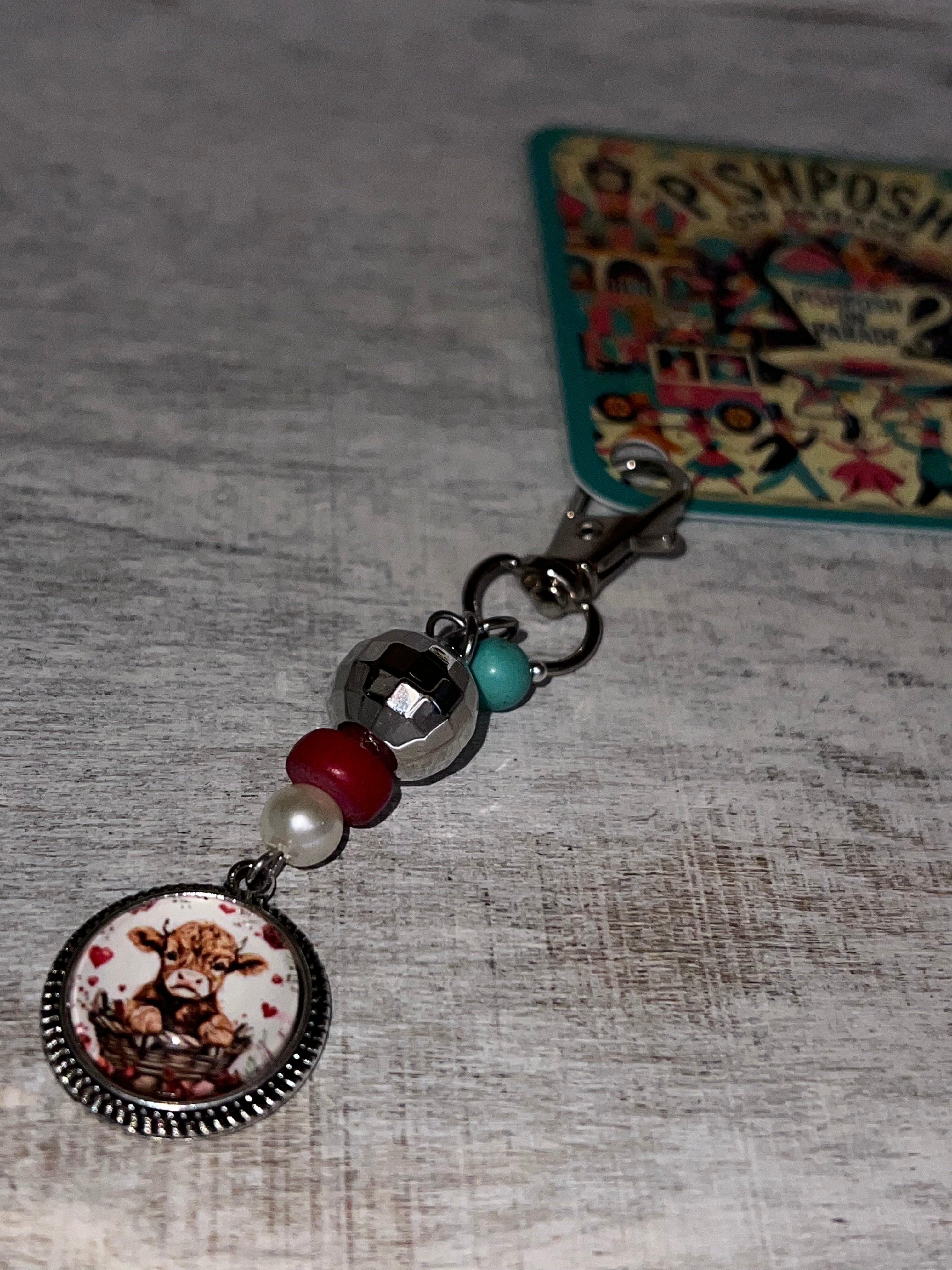 Highland Cow with Hearts - Scissor Charm/Zipper Bag Pull
