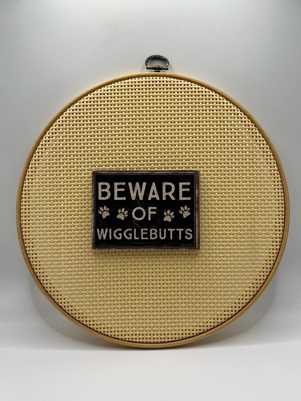 Scissor Minder - Beware of wigglebutts