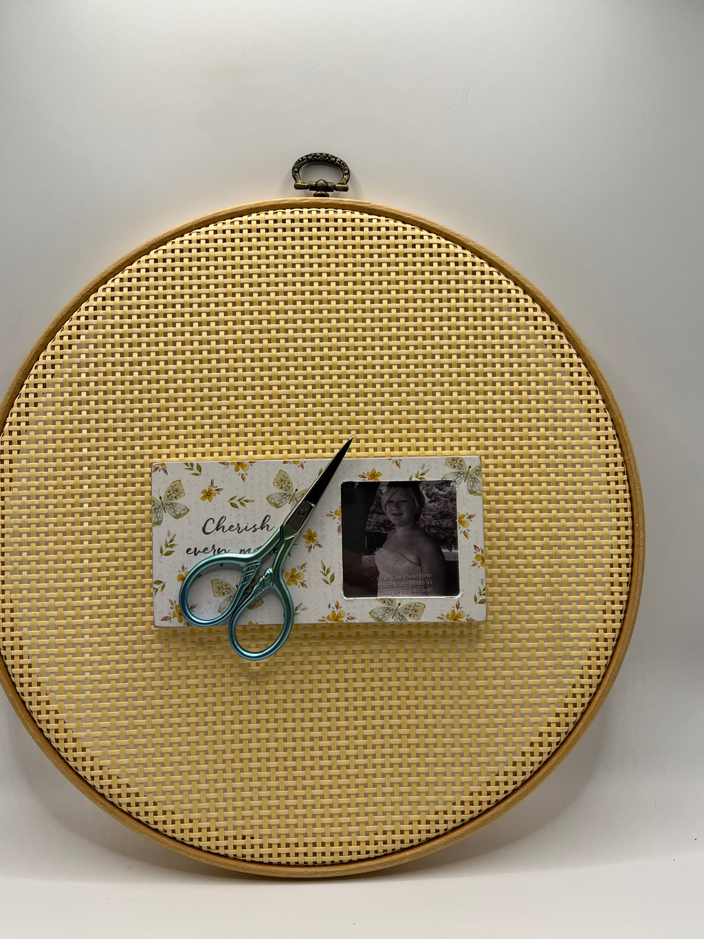 Scissor Minder with Frame - Cherish Every Moment