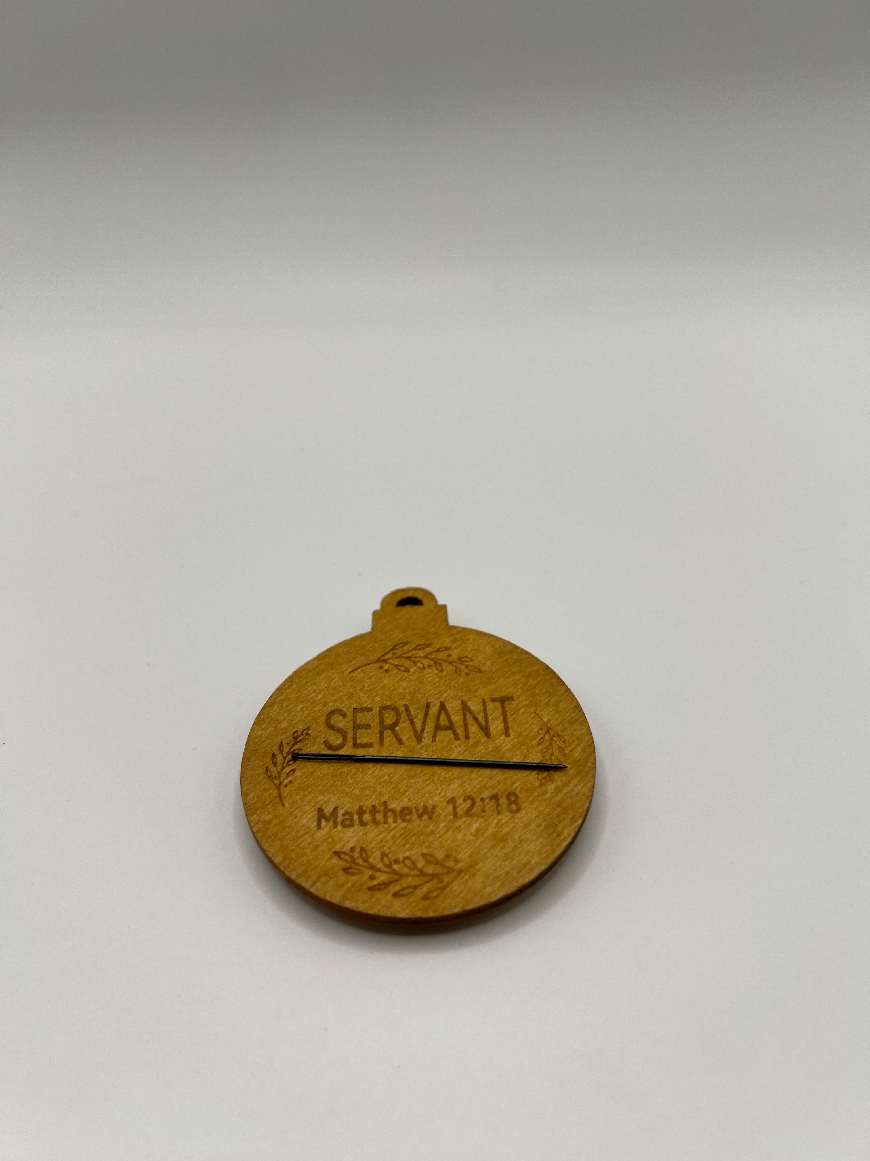 Needle Minder - Servant (wood)