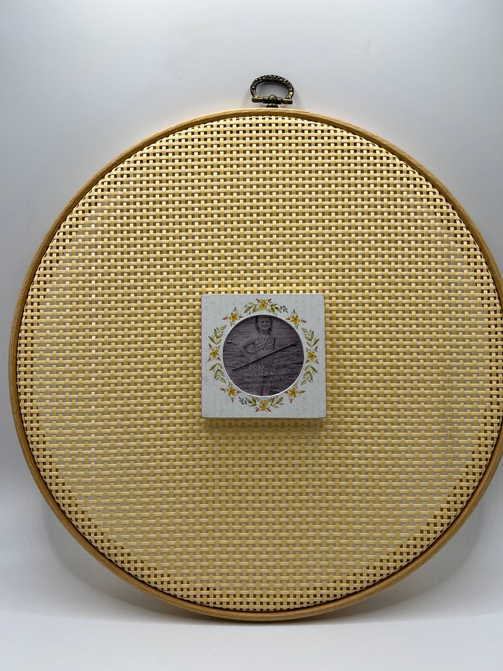 Needle Minder - Floral wreath frame