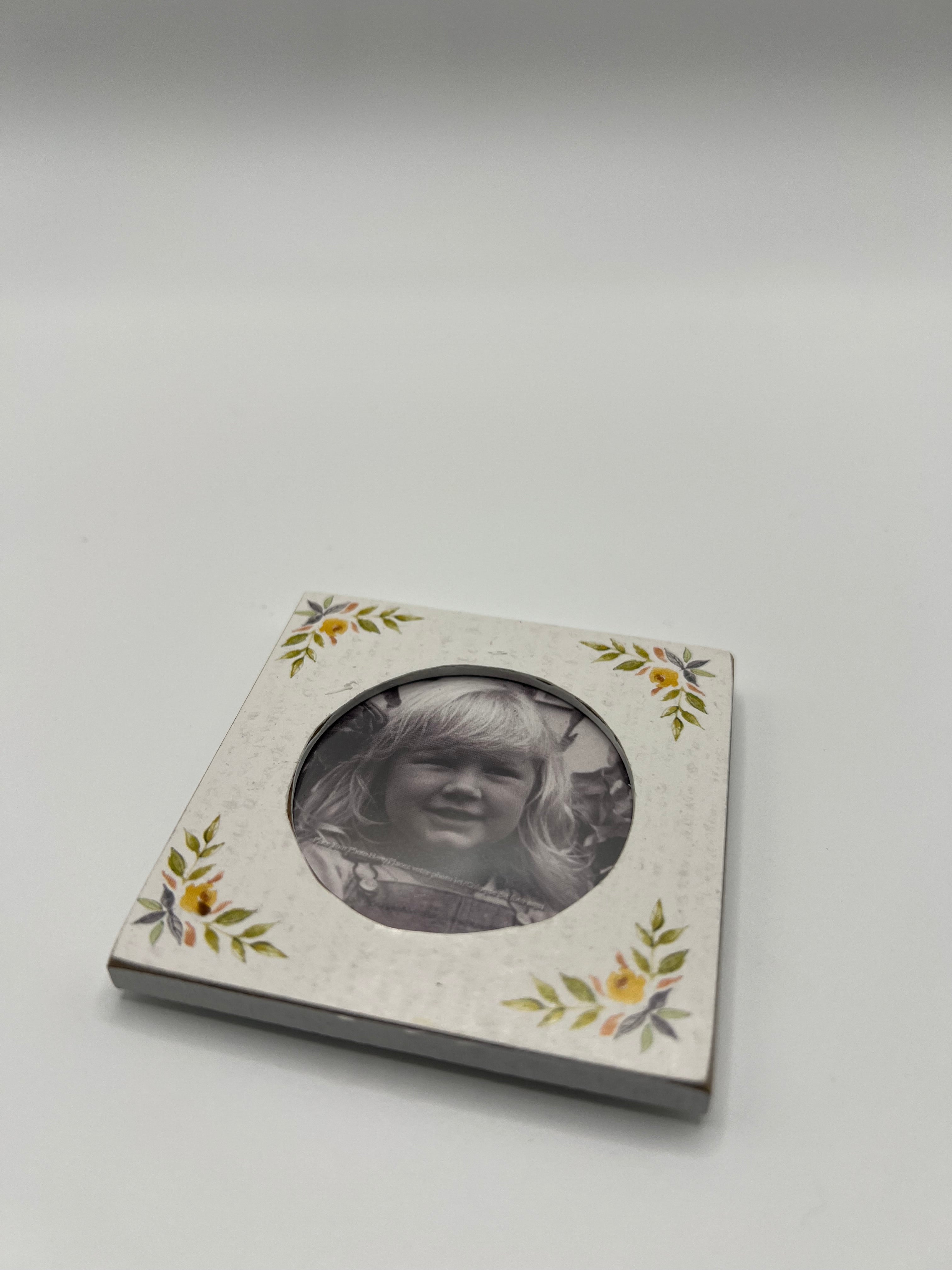 Needle Minder - Frame with flowers on corners