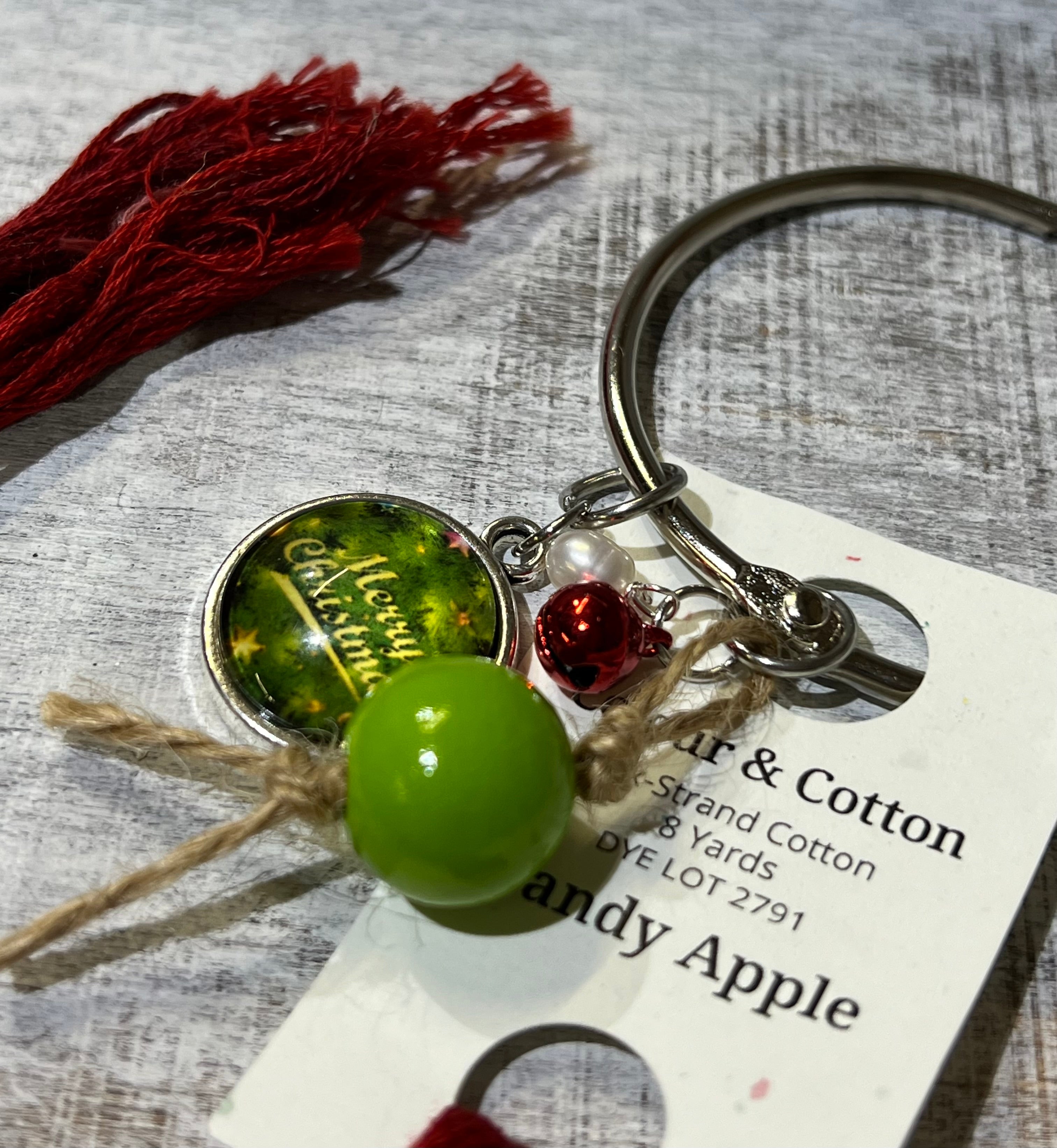 Merry Christmas Green Charm - Floss RIng