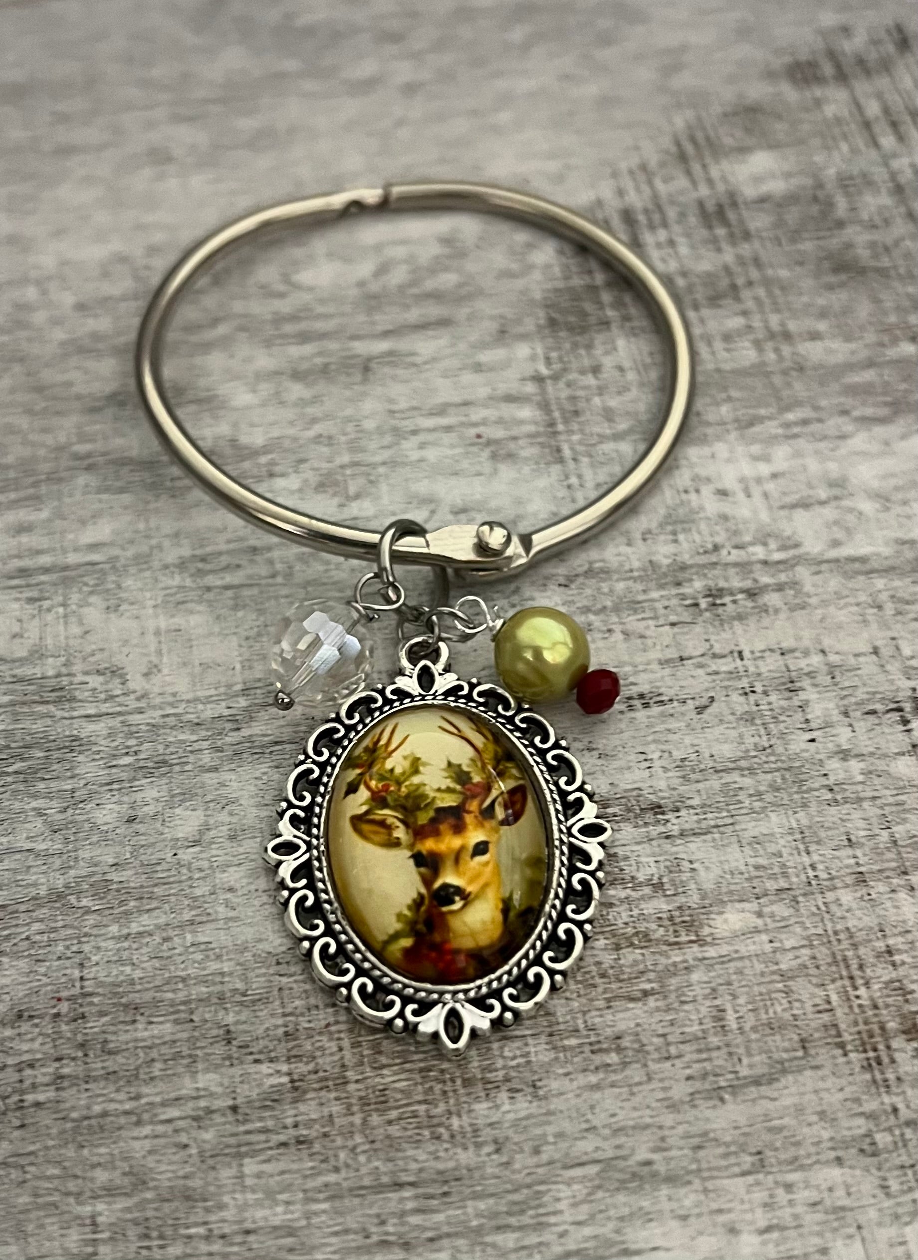 Vintage Deer charm with Green Freshwater pearl - Floss Ring