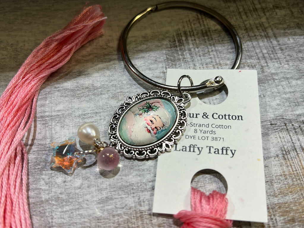 Vintage pink winter Santa with freshwater pearl - Floss Ring